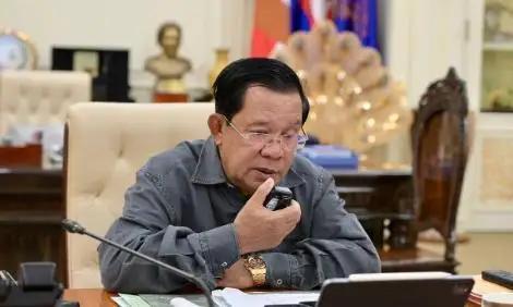 带着价值高昂的金表，却呼吁贫困的国民，捐出新收获的大米，用于打仗！他的家族，每年