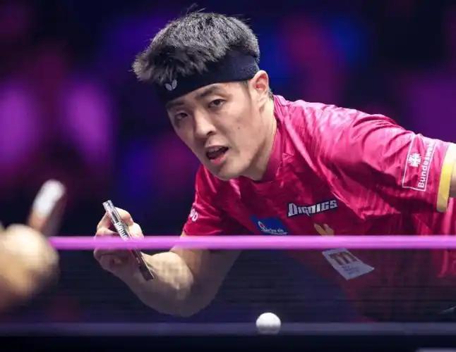 邱党不敌大布，止步男单首轮刚刚结束了一场WTT香港总决赛男单1/8决赛的较量