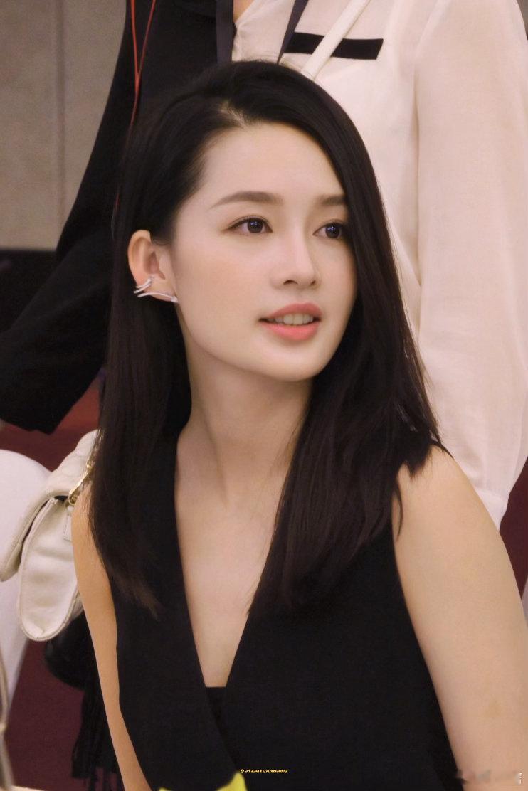 全网都在嘲李沁金鹰奖又落选了结果官方一纸通报，狠狠打了所有人的脸。最近网传提名名
