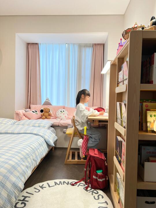 女儿👧请原谅妈妈没能力让你住大房间