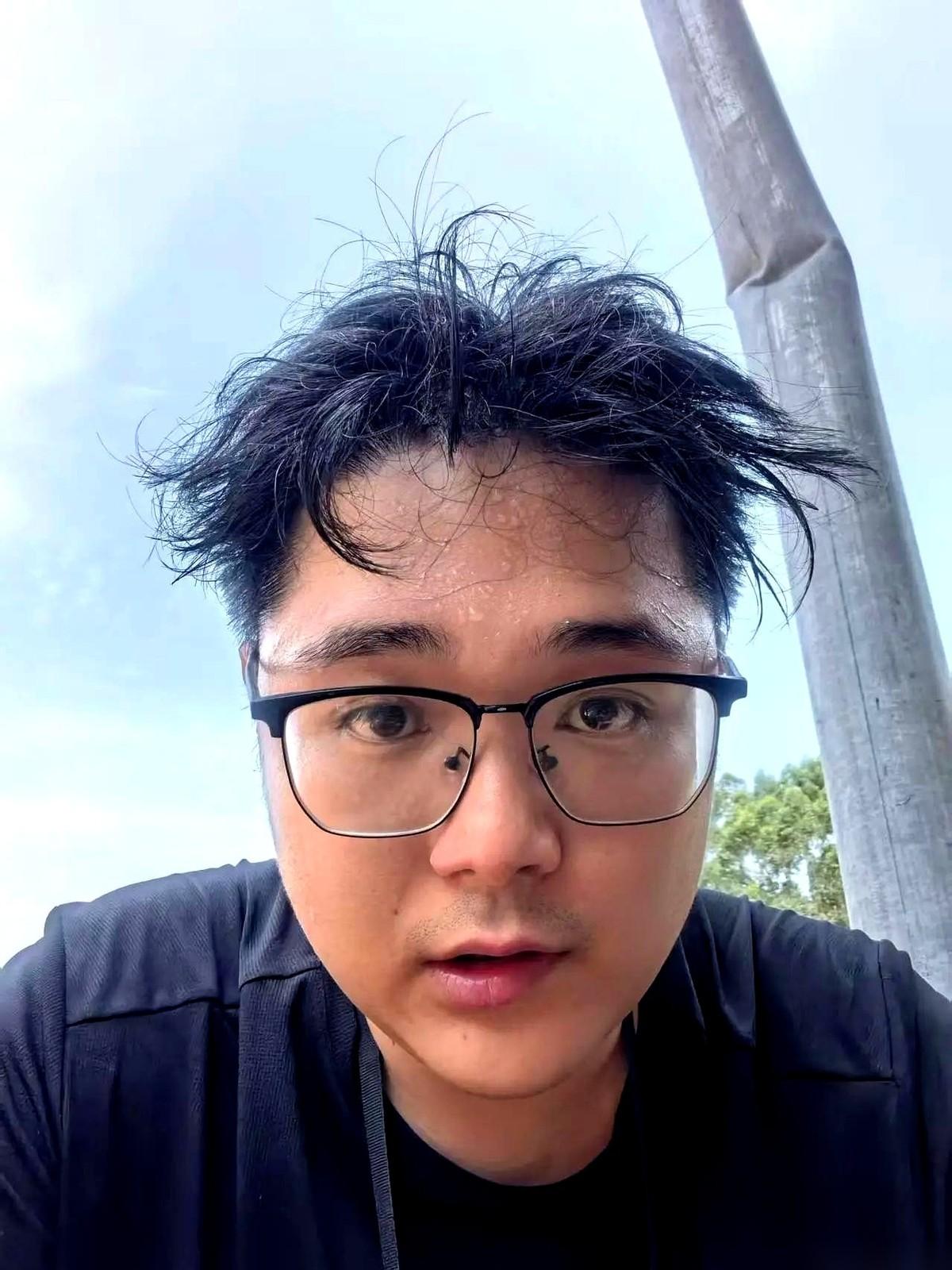 父亲党庆接到广西派出所电话的那一秒，手机屏幕上还留着儿子发来的最后一行字：“我1