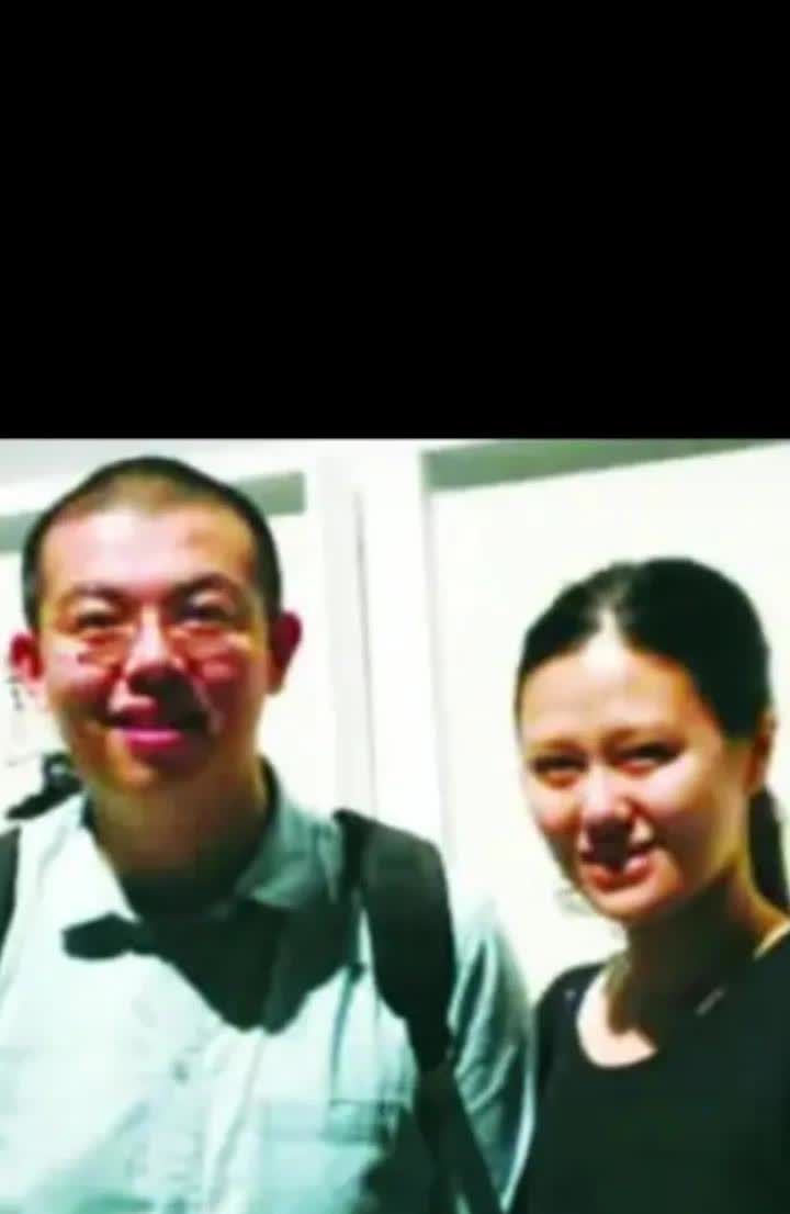 王朔对朱砂这个女婿还是颇为满意的，朱砂是十岁时去的法国，后来在大学学的是平面设计