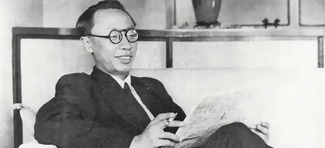 溥仪在伪满洲国的权力实际上是很大的，日本人除了没给他军事上的权力，其他方面其实就