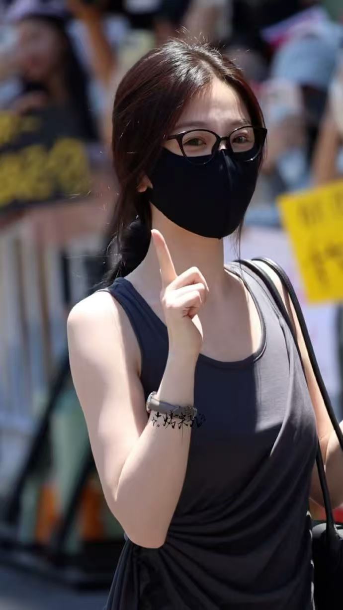 虞书欣高质感御姐虞书欣满屏的高质感完全是高质感御姐来的！