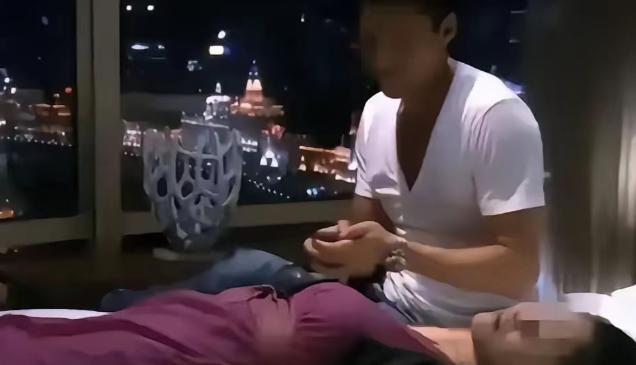 河北一名女子醉酒后失去意识，男子趁机脱去她的衣物，并实施亲吻、抚摸等严重越界行为
