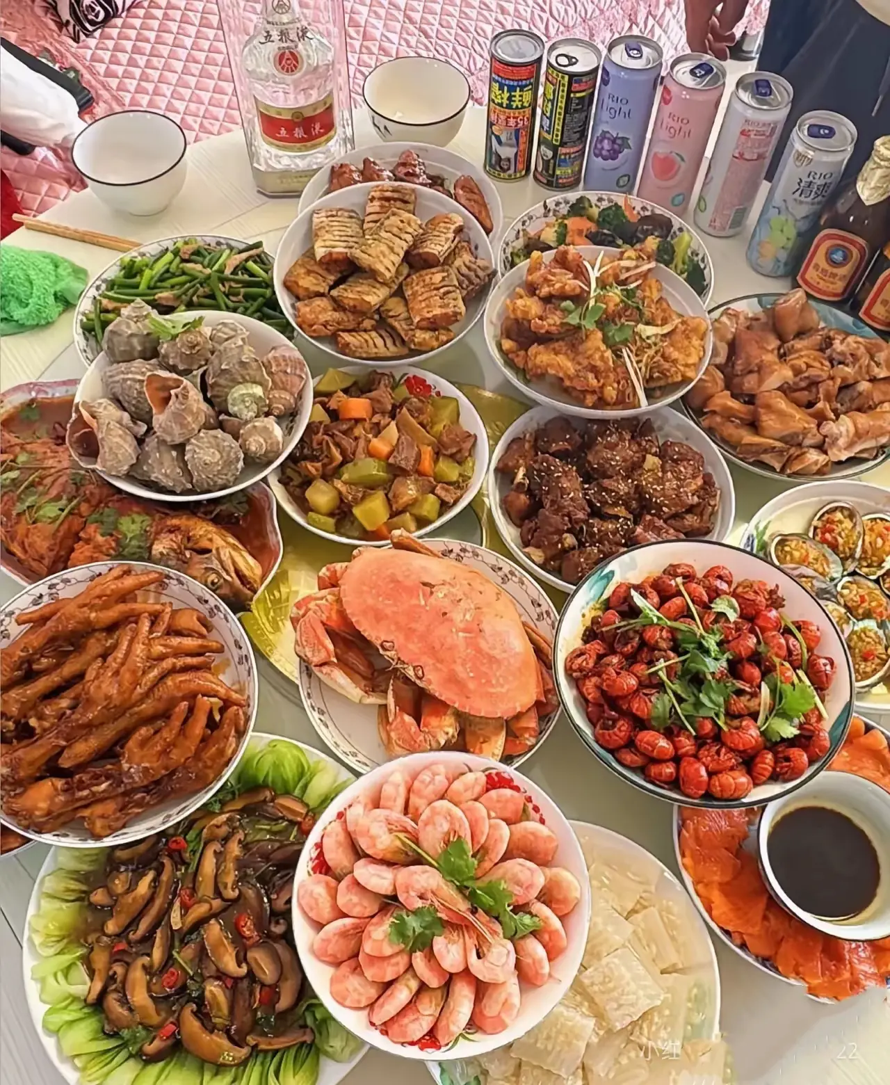 这一桌子菜，有你爱吃的吗？
