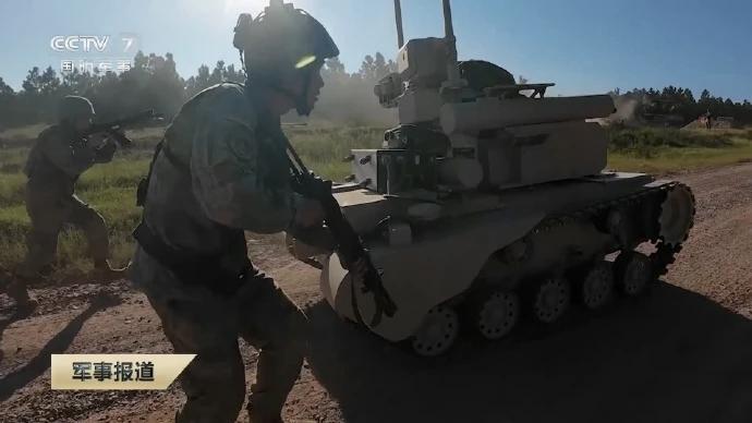 11月15日，据央视军事网站报道，11月14日，央视报道了解放军陆军装备的多款无