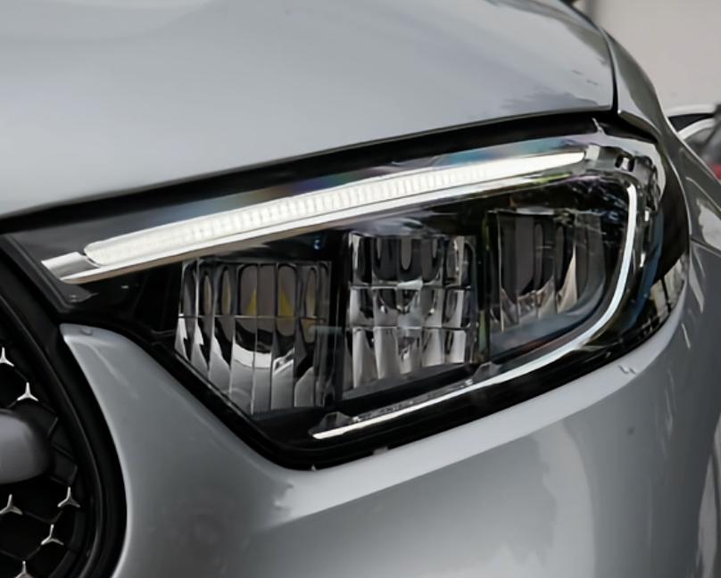 这个真的是太无语了，几十万的车，除了顶配是流星雨几何多光束大灯，其他都是反光碗，