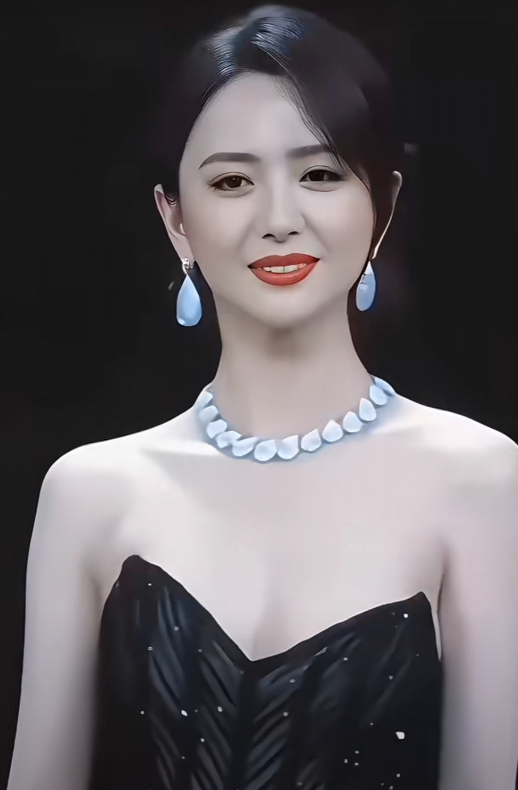 丫丫好美，大家喜欢吗？性感好身材，佟丽娅，完美身材新疆最美的女...