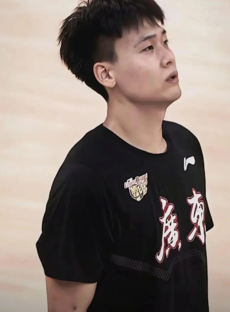 广东宏远当初为什么放弃了赵睿，大概率是因为这三个原因吧？而广东宏远现在应该是有些