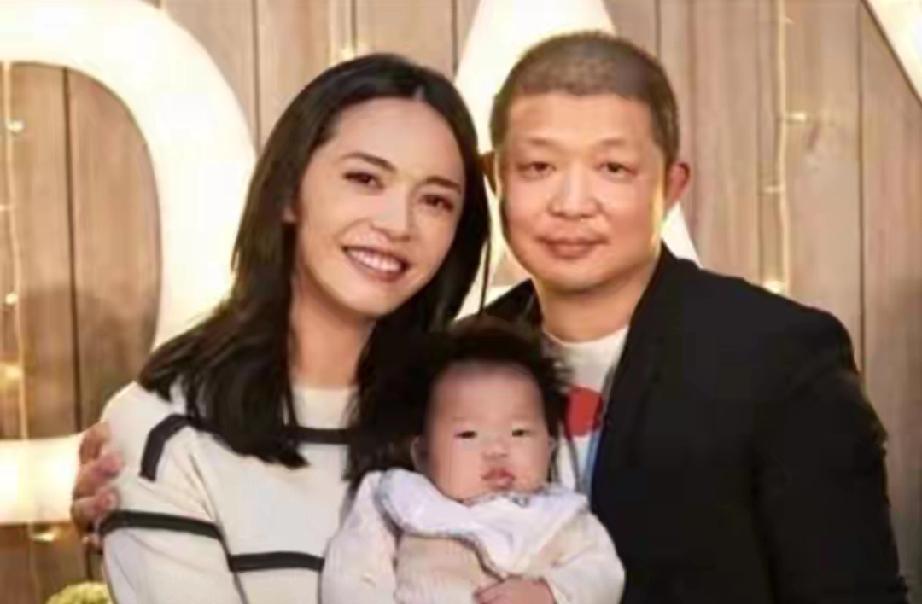 一天5个大瓜！离婚、订婚、复合齐上阵，黄景瑜鹿晗最意外3月