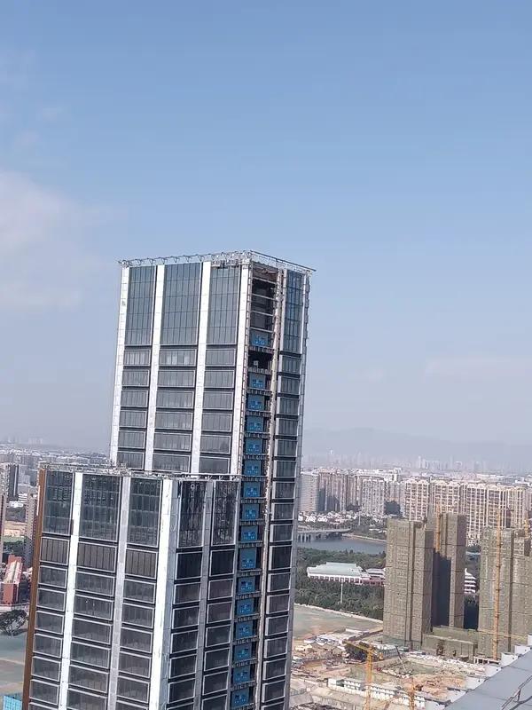 男子买房买到34层，收房时得知只建到32层！开发商员工：盖到32层就不让盖了，公