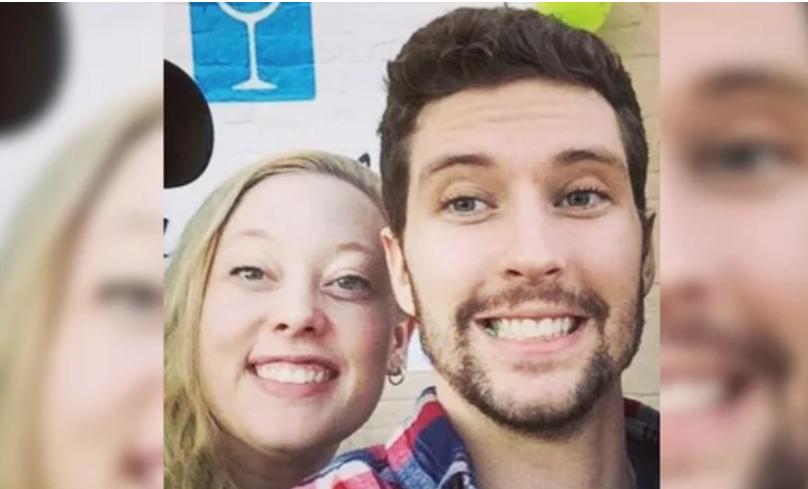 蕾妮·古德家人聘请乔治·弗洛伊德的律所在明尼阿波利斯市遭移民海关执法局探员枪