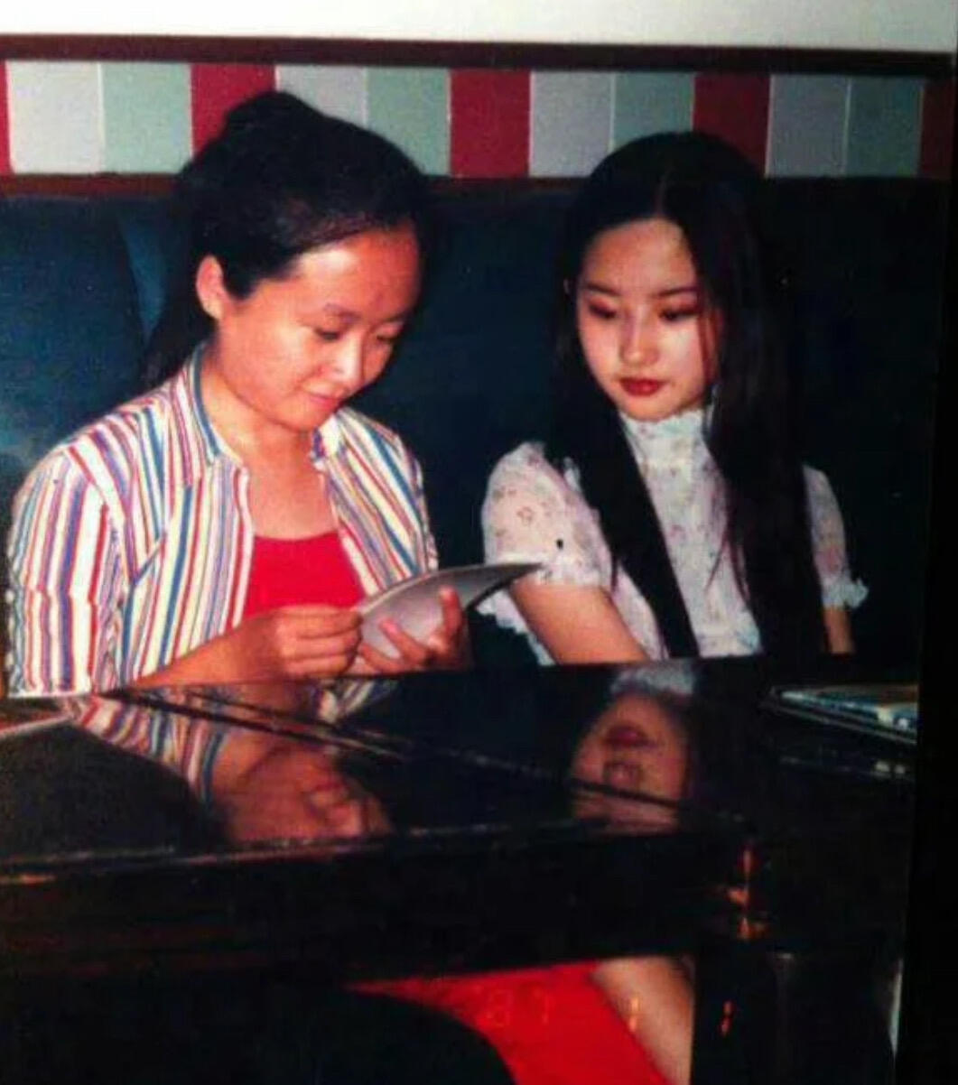 年少时的刘亦菲🎞️