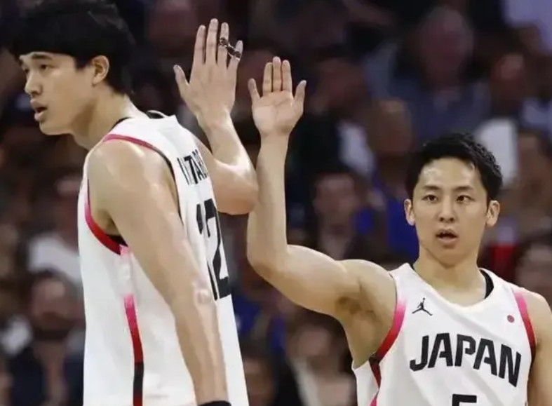 亚洲杯真的是太鸡肋了!日本男篮竟然73-97，24分的巨大分差输给了黎巴嫩男篮