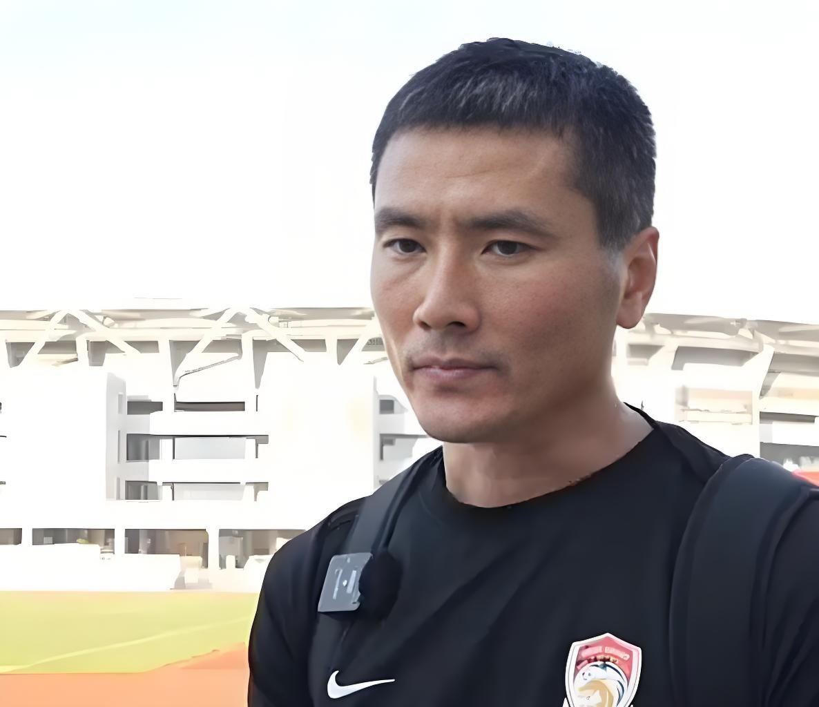 邵佳一出任国足主帅，刘建宏谈看法邵佳一出任国足主帅的消息公布后，体育评论员刘