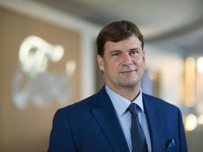 福特跑到白宫“求情”！【综合新闻】2026年2月中旬，彭博社爆出一则让人意外的