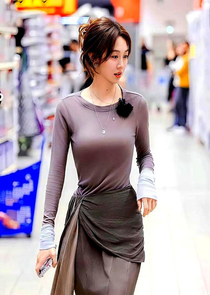 “这儿瘪了打一针”，听着像玩笑，其实是宋丹丹对演员最狠的提醒。她在访谈和综