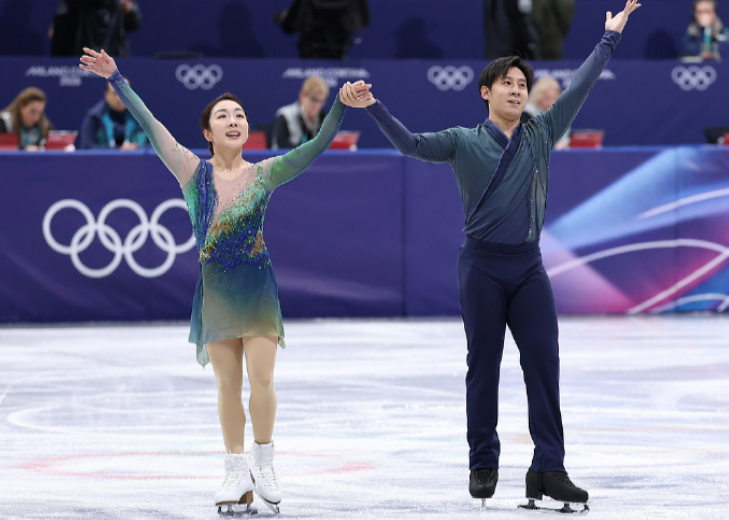 《只此青绿》葱桶组合，赛季得分新高！米兰冬奥会花样滑冰，隋文静、韩聪自由滑