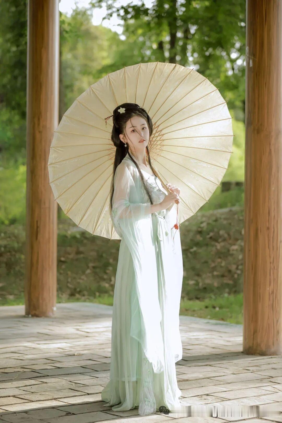感受时光的静谧与美好🌸🍃古风庭院少女