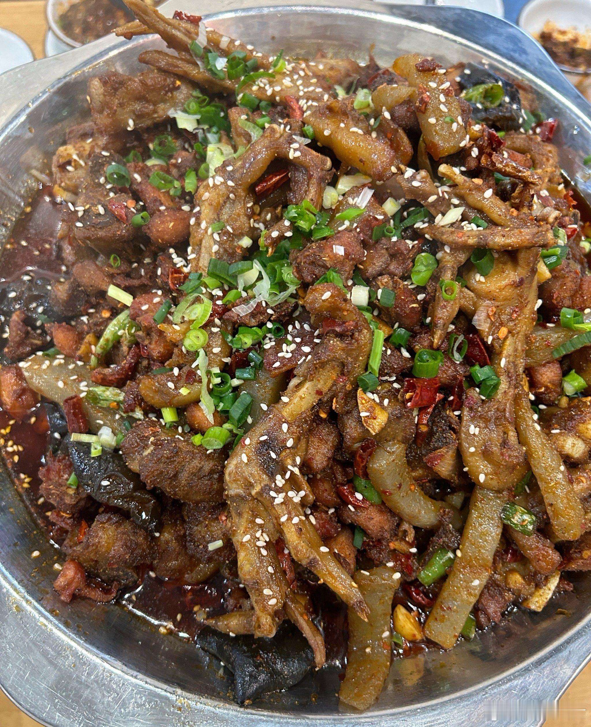 四川小县城德阳罗江罗江县现在叫罗江区啦，离成都、绵阳都不远，是个很有历史感的