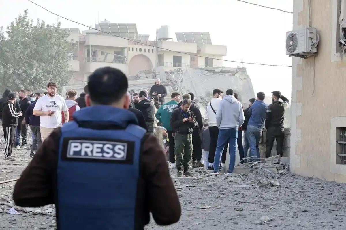 晕，伊朗人又开会了，再被一锅端。昨天晚上，在伊朗的圣城库姆，88名神职人员开会