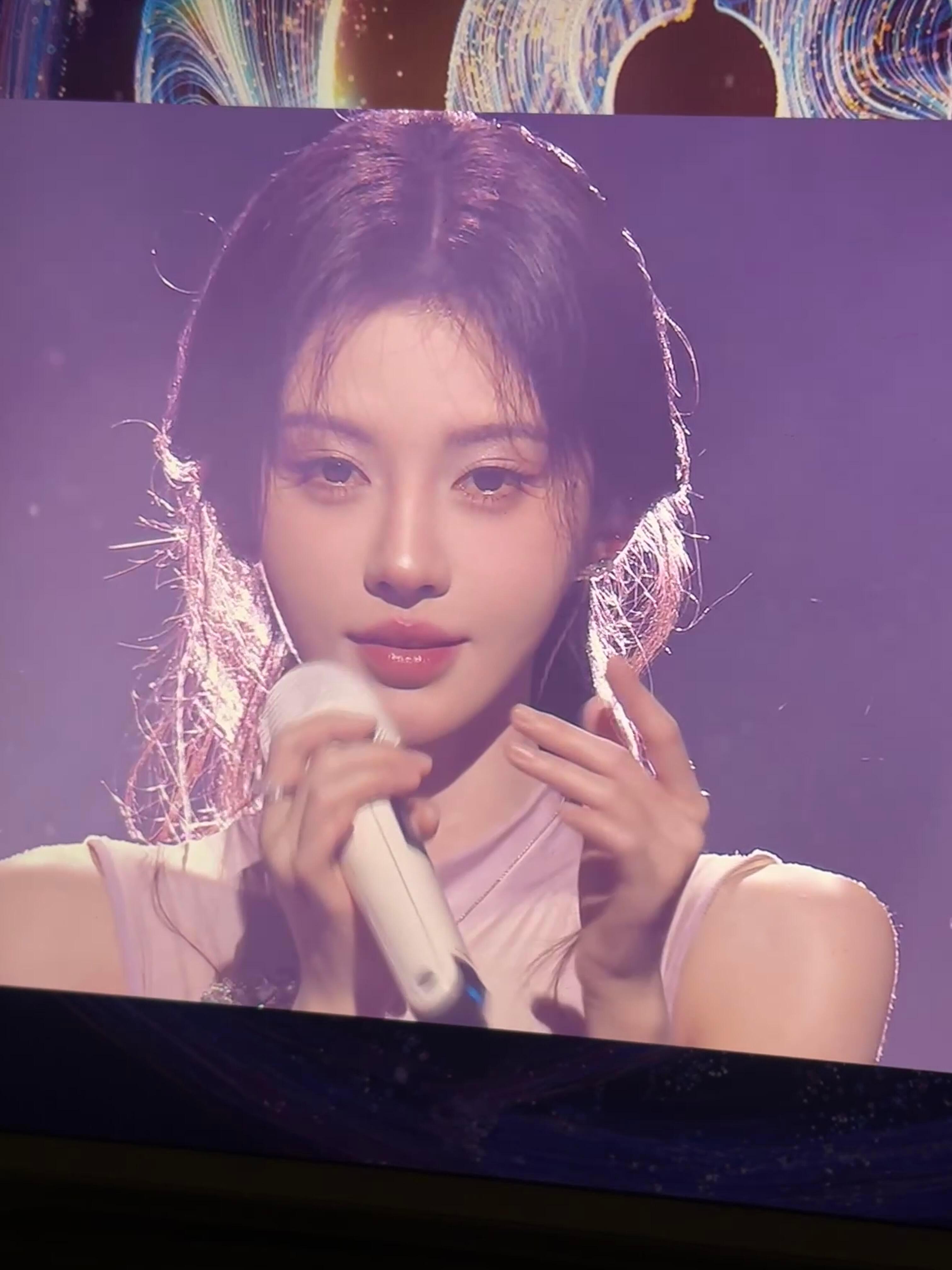 我滴妈呀怎么美成这样行走的建模人…..​​​