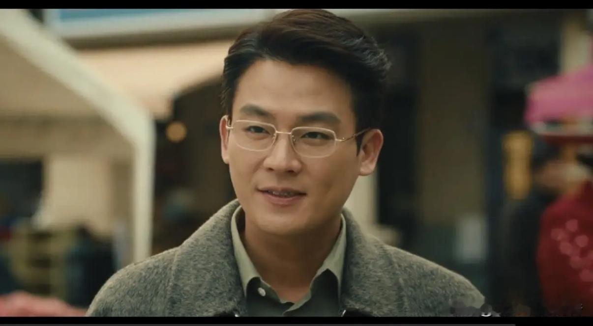 电视剧《交锋》中，原来之前林看山（欧豪饰演）是马憩（王凯饰演）故意放走的