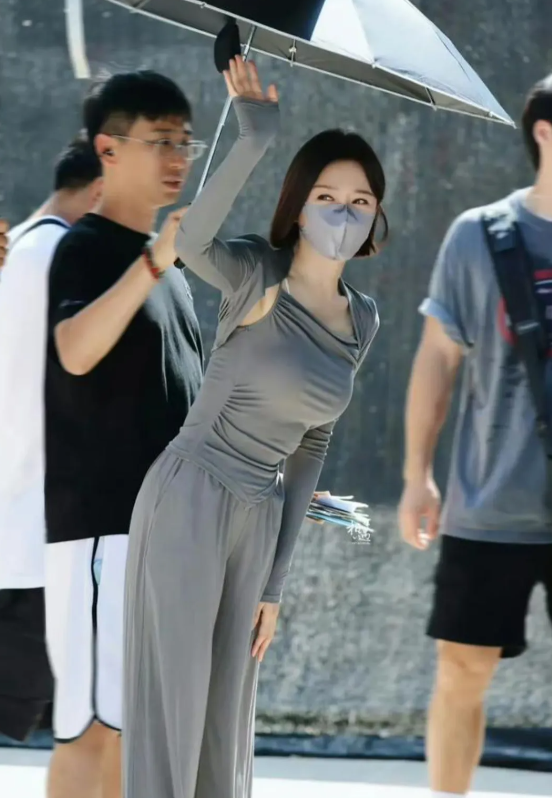 秦岚，165cm，我也想做她撑伞的人！