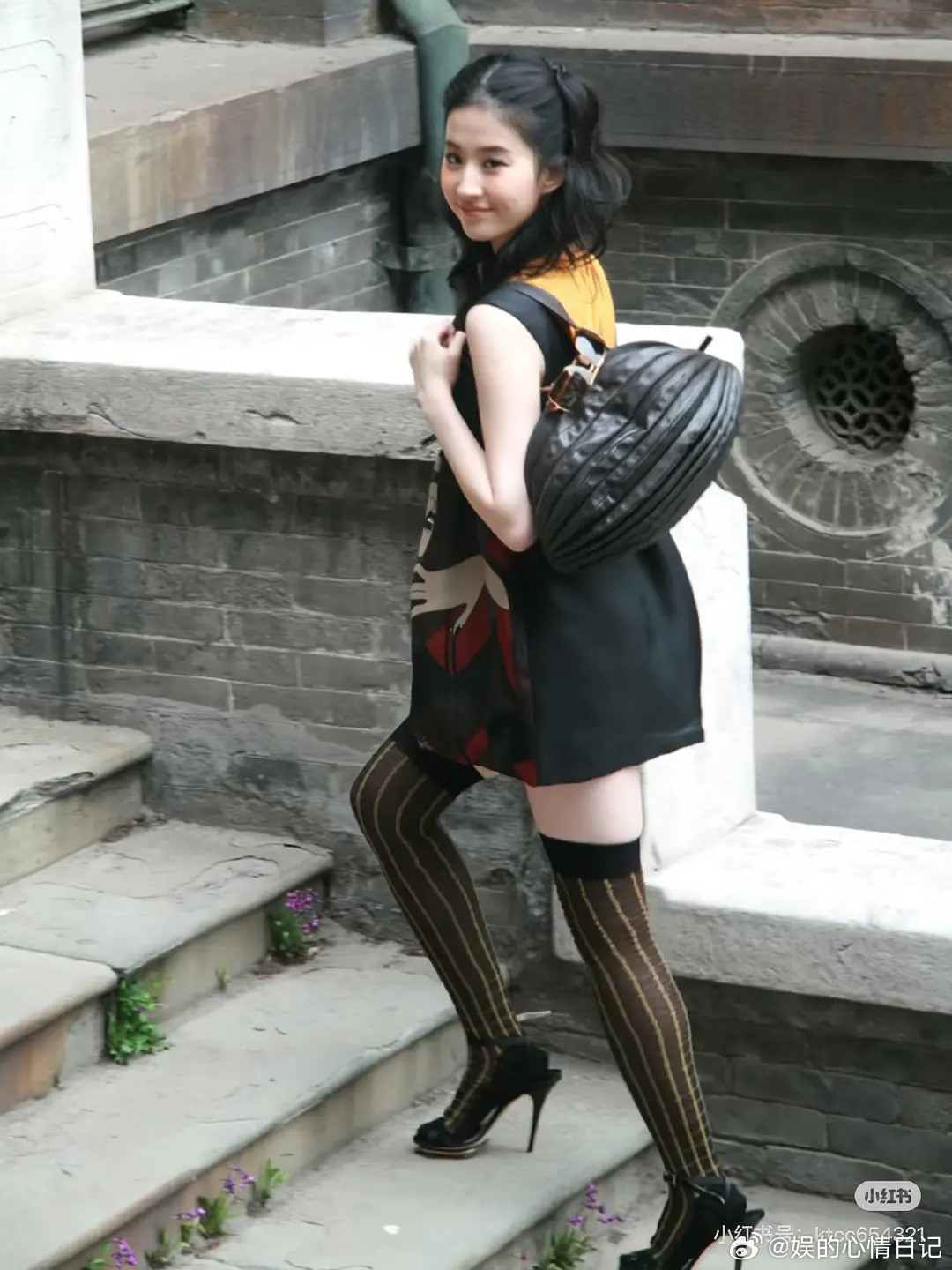 早期的刘亦菲，真的是仗美行凶，随便乱穿呀