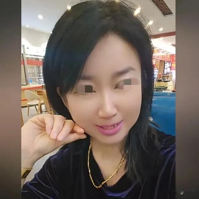 上海鼻涕姐又发声了！这几天鼻涕姐和上海某火锅店的冲突在网上引起了巨大的反响，