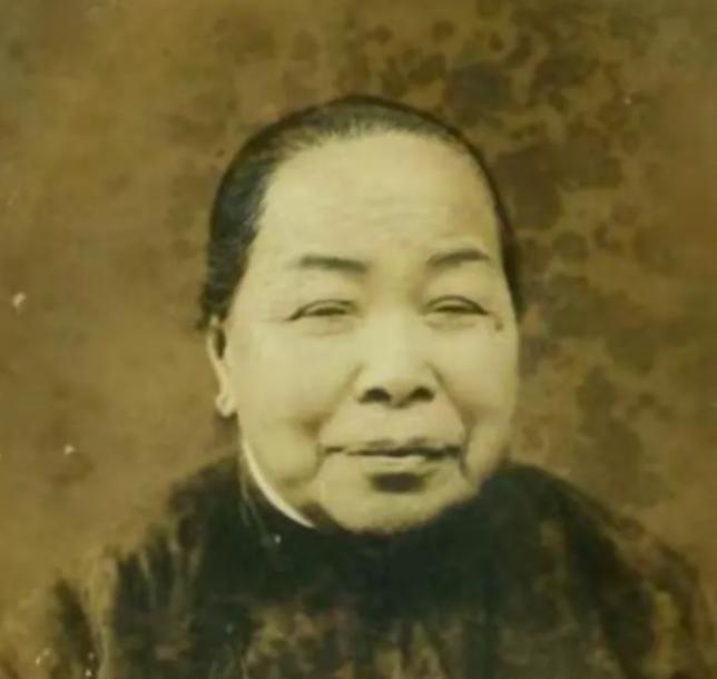 1963年，已经94岁的蒋妙月，向中央提出，说想去台湾，去见一见蒋介石，毛主席指