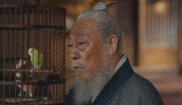 公元948年2月12日那个深夜,一百名全副武装的士兵冲进王宫。权臣胡进思手指着远