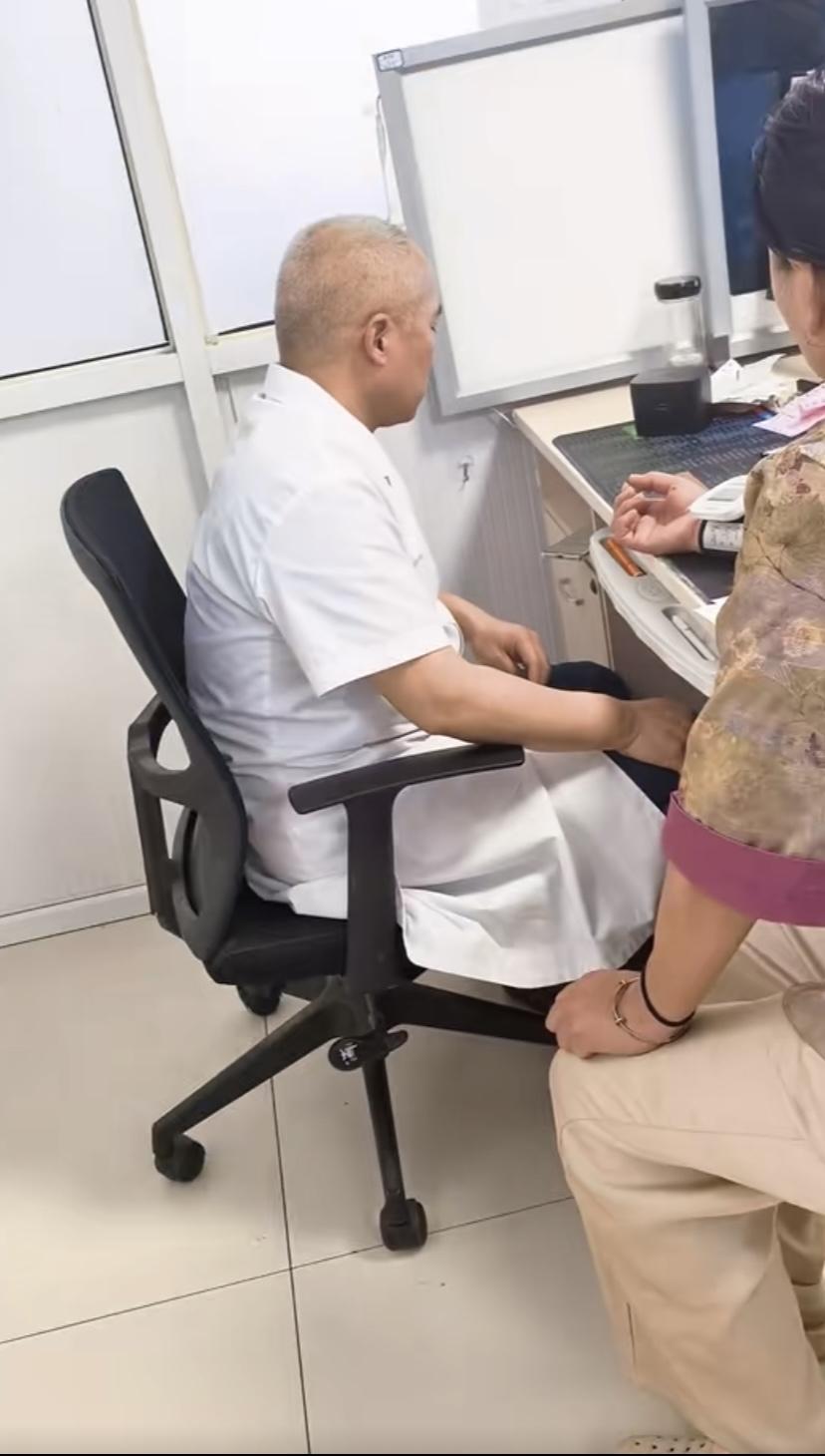 看到这一幕我觉得我也能当医生了[捂脸哭]甚至是教授专家级别.