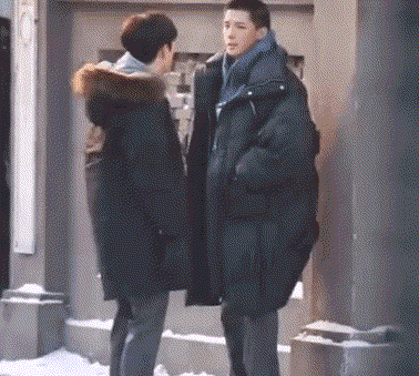 跟别人就大大方方的，跟对方就有种莫名的不好意思，在问心有愧什么？王安宇范丞丞避