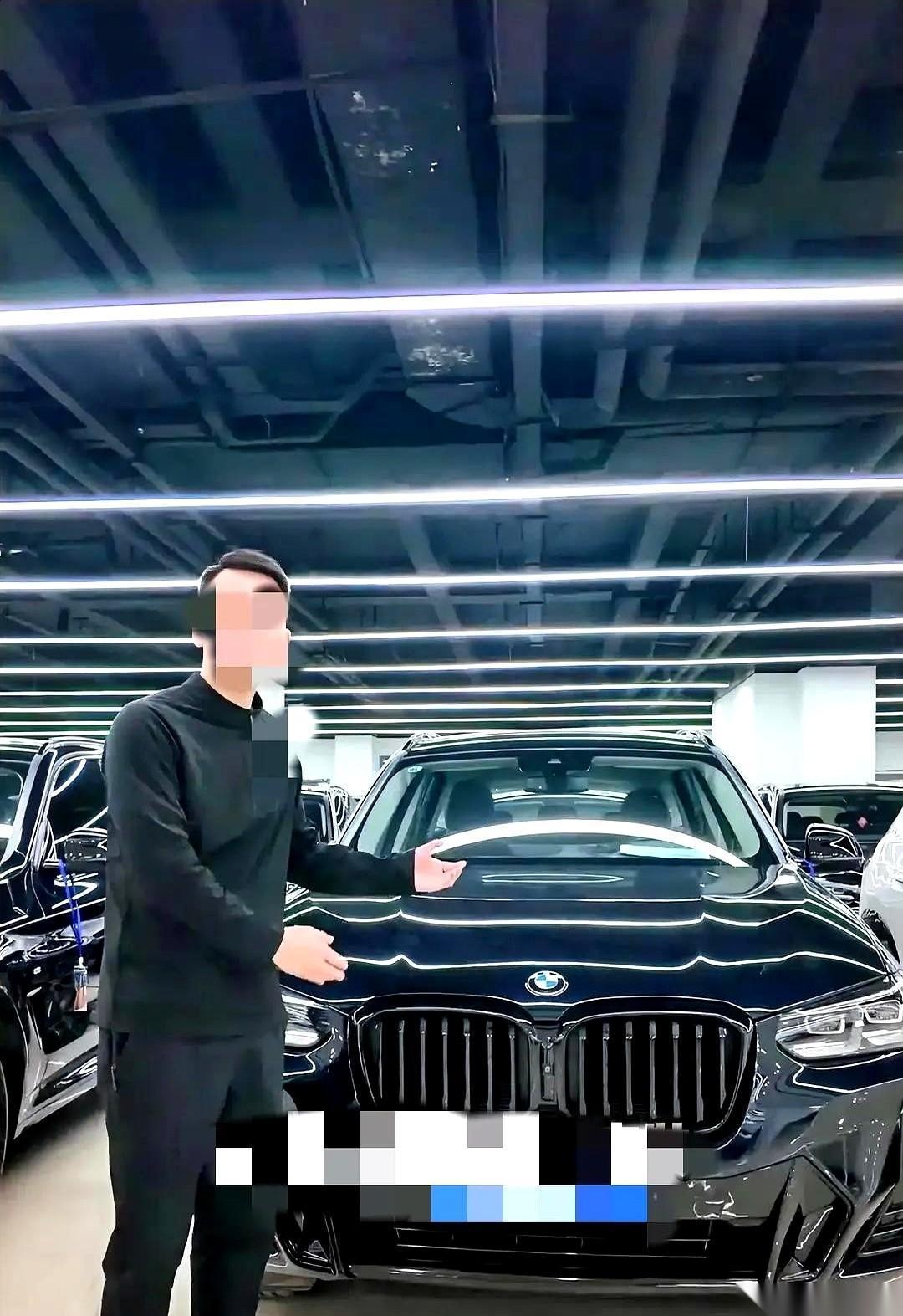 洗车店的高压水枪刚关，师傅指着这辆刚花14万买的二手车后备箱，甩出一句硬邦邦的话