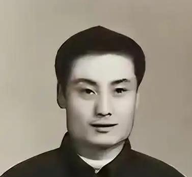 亲叔再开炮，宗家这“家丑”捂不住啦！宗庆后在家族里并不受待见，原配施幼珍