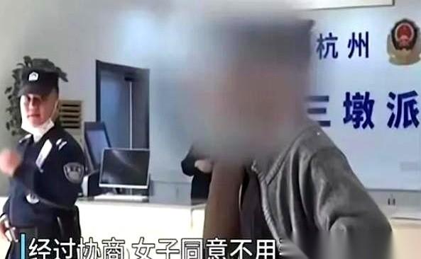 杭州工地上的王师傅，怎么也想不到，一泡尿，撒掉了半个月的工钱——整整3060块。
