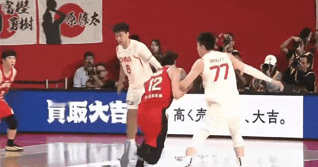 渡边雄太单打张镇麟！连续两个翻身后仰跳投，一对一对位打爆了张镇麟，这种巨星球