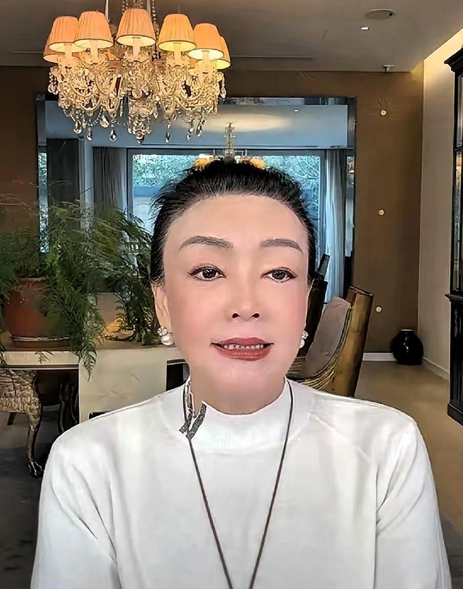 兰姐有两个孩子，玥儿是女儿，箖箖是儿子，小汪特别喜欢玥儿，兰姐更喜欢箖箖一点，这