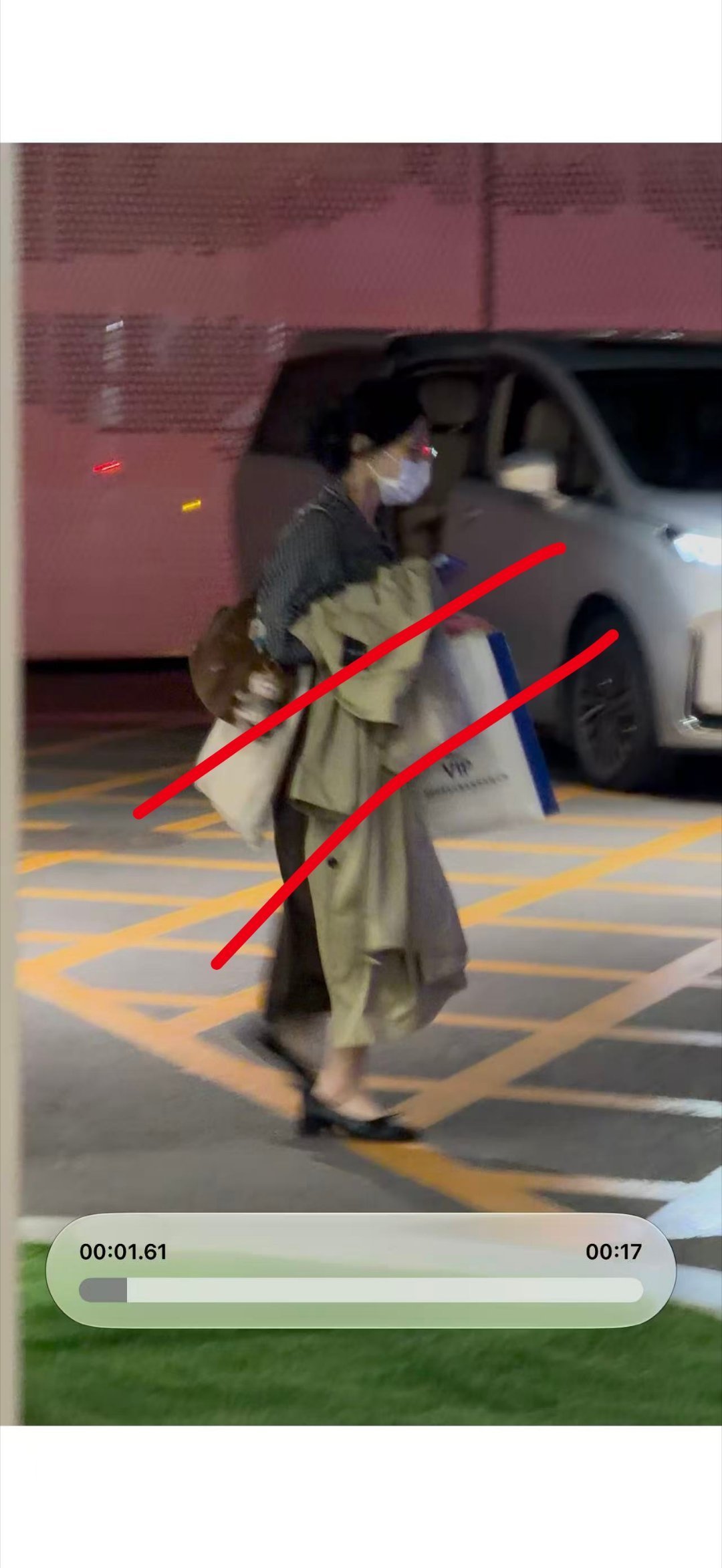 晓晓大王走路快出残影​​​