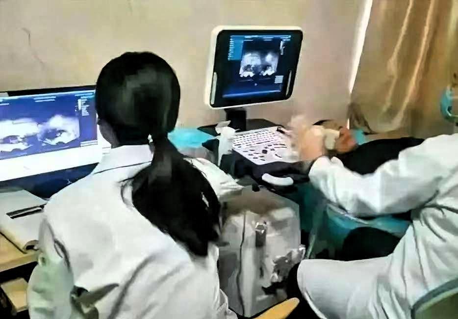 河北，一女子做妇科体检，可医生刚检查完隐私部位，并未让她穿裤子，而是让实习生再重