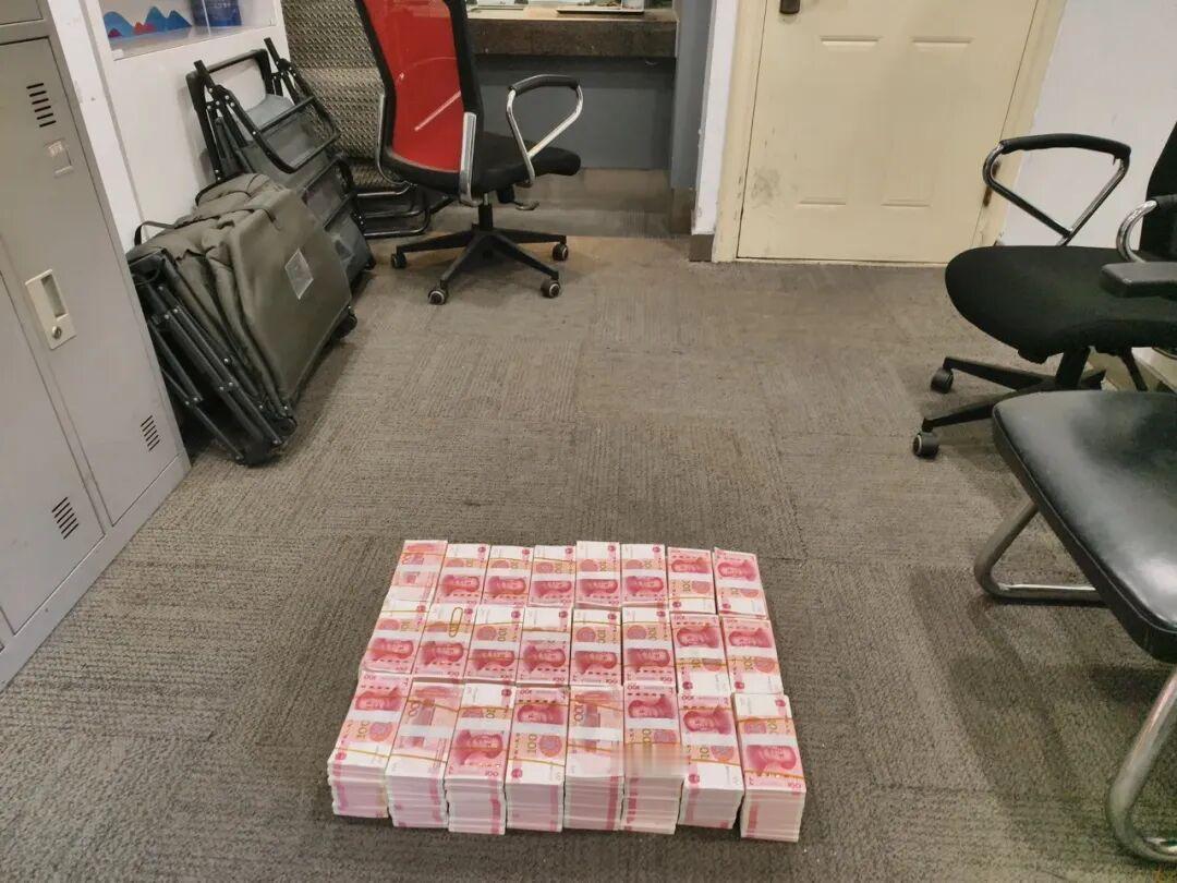 “240万现金差点打水漂！”台州女子取240万现金，说要“给外甥当彩礼”！柜员觉