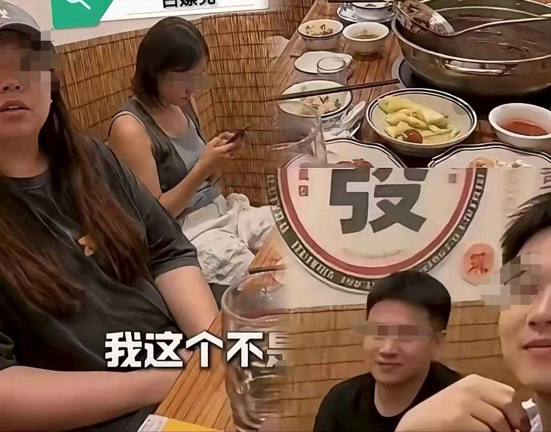 要求潮汕老板免单的这四人，这下子彻底火了，不是因为他们多厉害，也不是因为因为长得