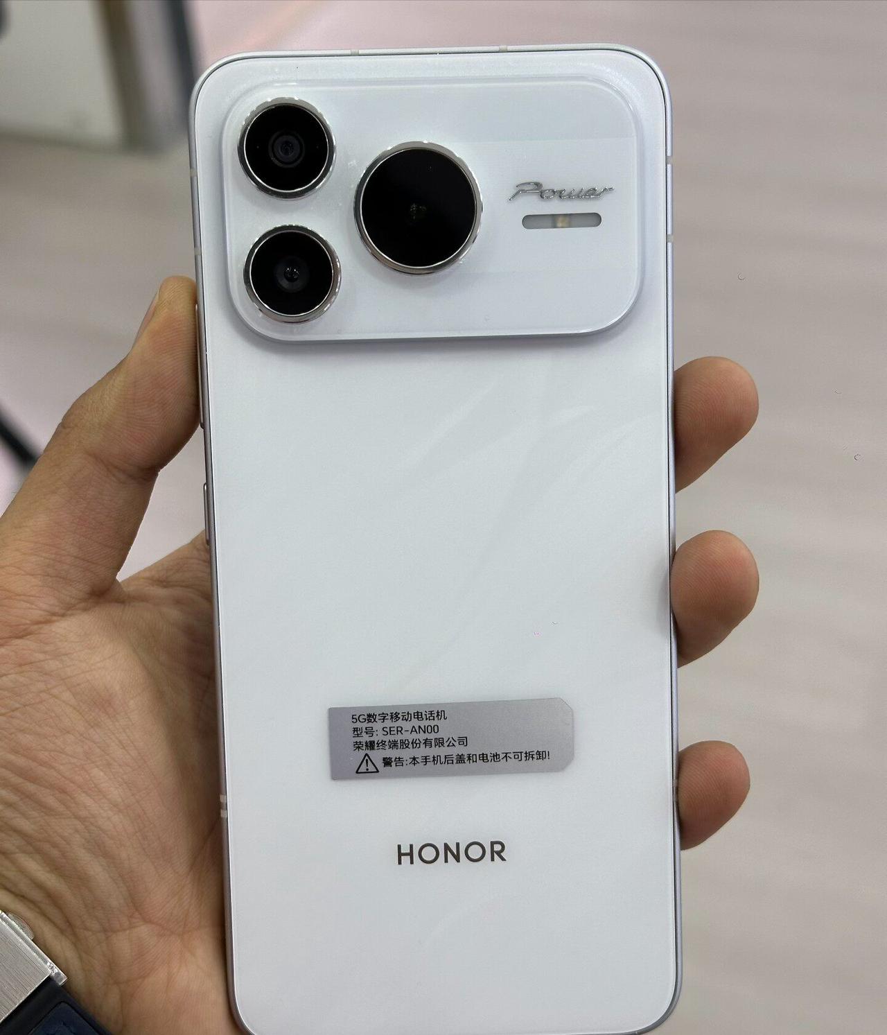 听说欧盟要强制手机换电池！实话实说：现在的手机有了超大电池，真的比能换电池香太多