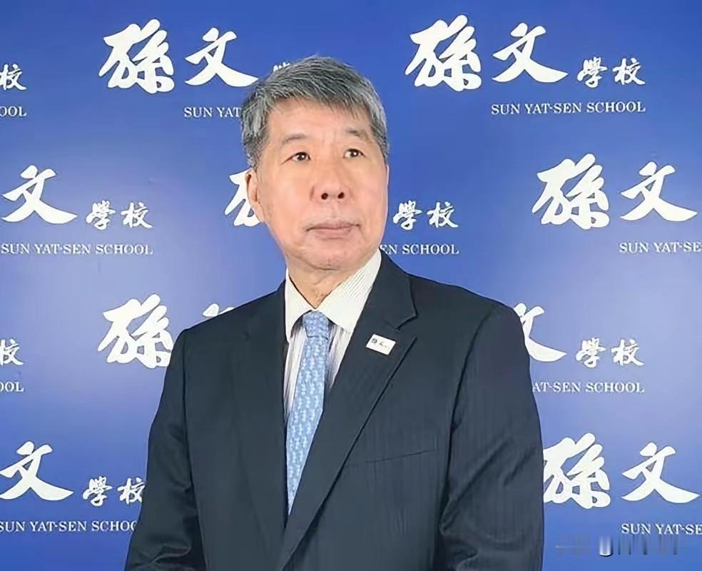那些劝张亚中放弃参选的人可休矣！最近网络上有很多声音，说建议张亚中应该放弃