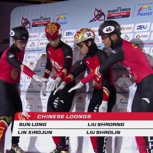 短道速滑接力摘银！中国四将拼到最后，碰撞中稳拿奖牌太提气凌晨熬夜看比赛的都