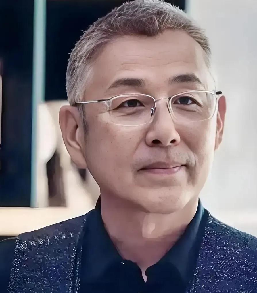 陈道明令人醍醐灌顶的话：“人老了才知道，房子靠不住，钱也靠不住，老伴也靠