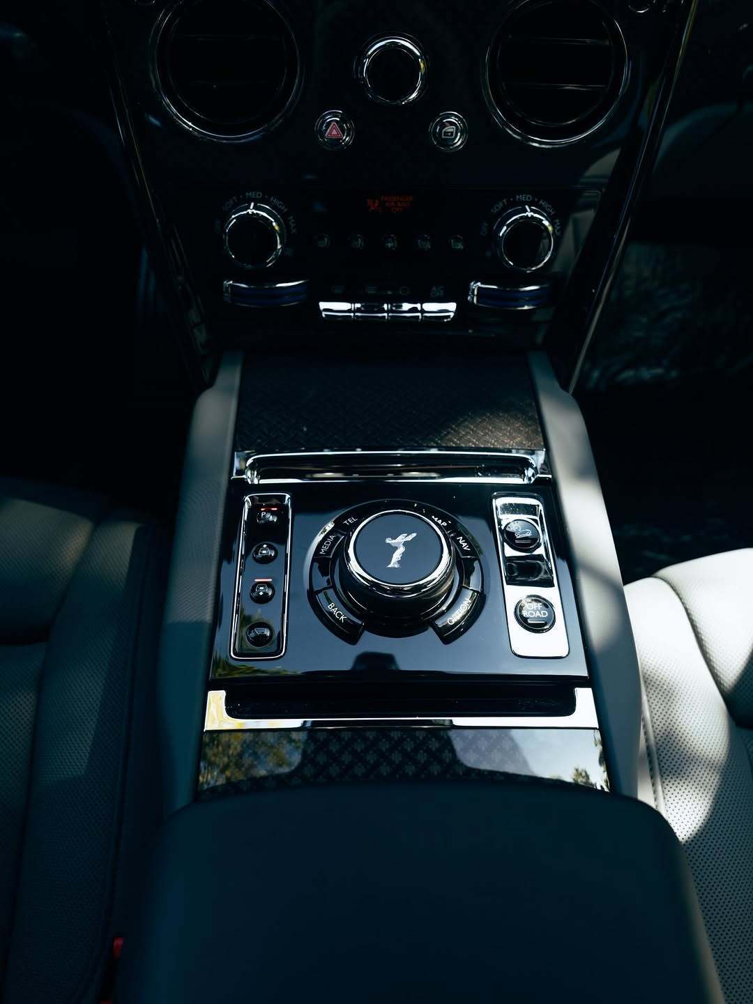 劳斯莱斯CullinanBlackBadge