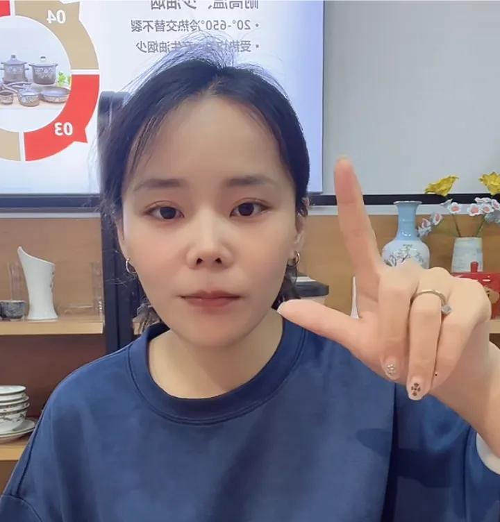 熊磊今天一早，下了一盘臭棋，真是不淡定！昨天，聪明的李律，下了一盘好棋，下